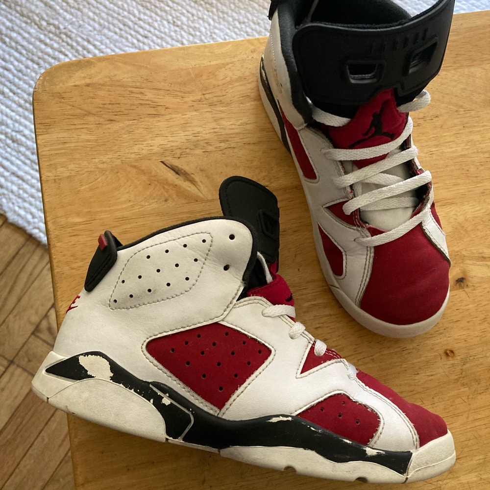 Nike Air Jordan 6 Retro Boys Size 2Y Red White Black Basketball Shoes Sneakers